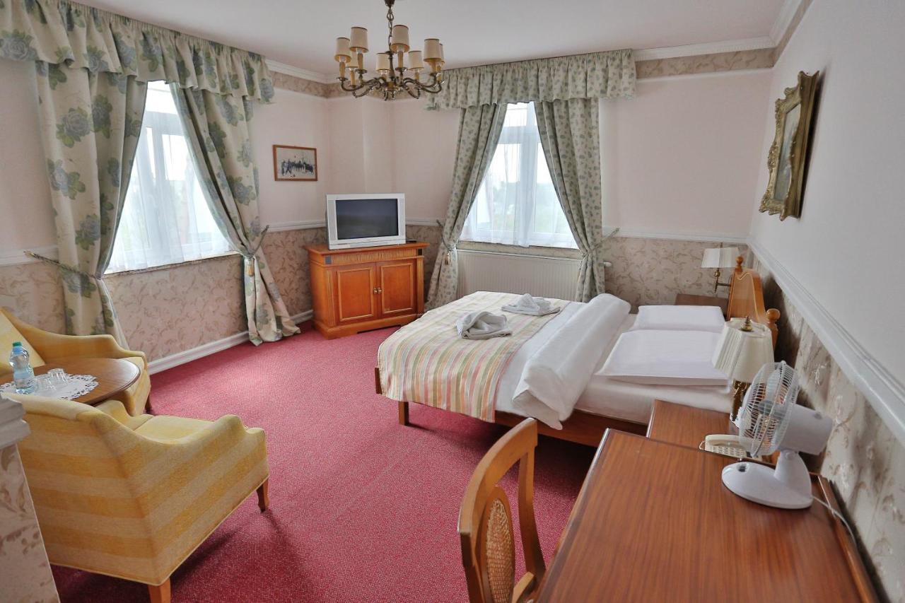 Hotel Garden Boleslawiec  Room photo